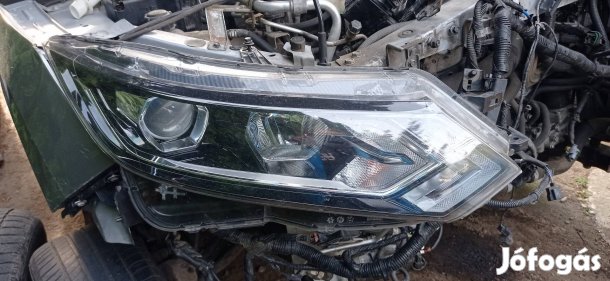 Qashqai fényszóró es hátsó lámpa.