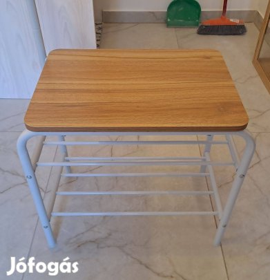 Quasar & Co., ruhafogas cipőtárolóval