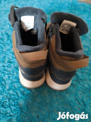 Quechua barna bakancs