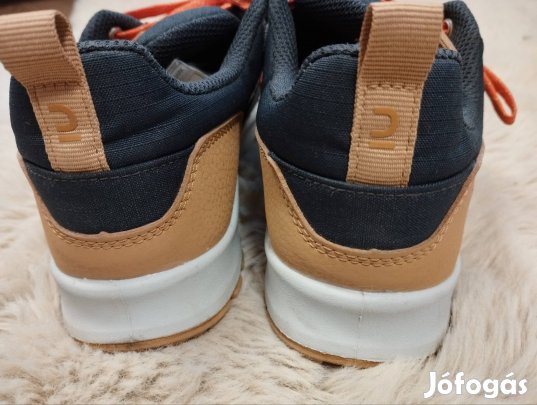 Quechua cipő 35- ös