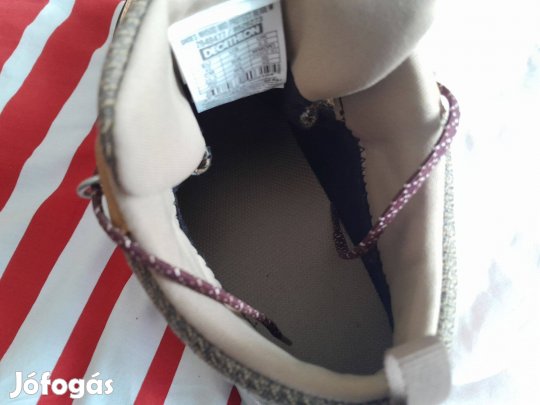 Quechua férfi bakancs 15.000 Ft