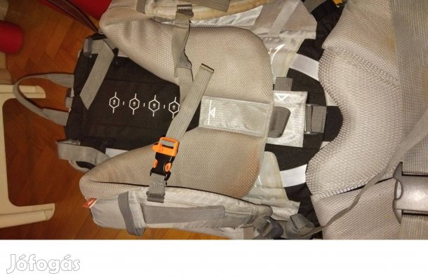 Quechua túrahátizsák 60 literes esővédővel