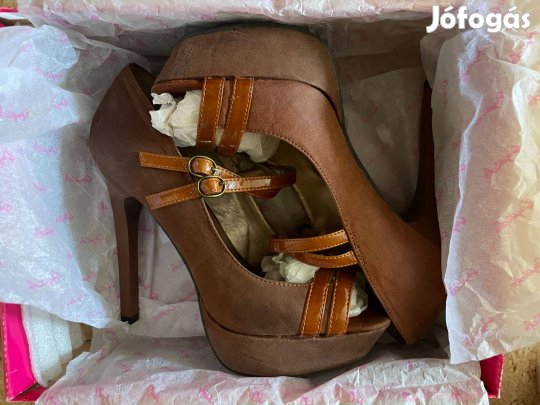 Qupid elegáns barna magas sarkú, női szandál 38.5