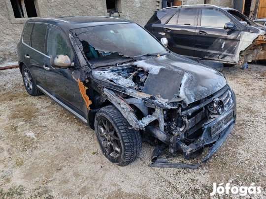 R0302 69 Volkswagen Touareg V10