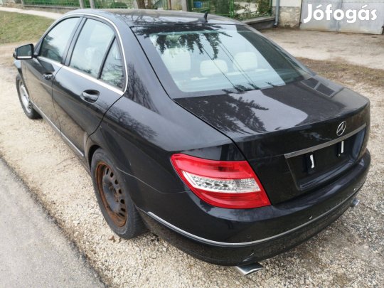 R0302 Mercedes W204 C Class 320 CDI