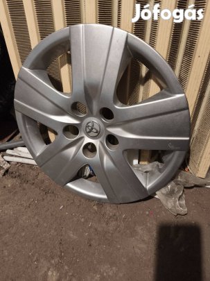 R16 5x114,3 felni téligumival+dísztárcsa 