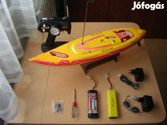 RC távirányítós hajó teljesen menetkészen (65 cm)