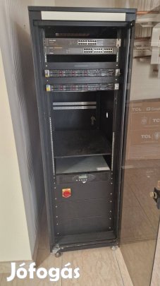 Rack szekrény, szerver gép, switch