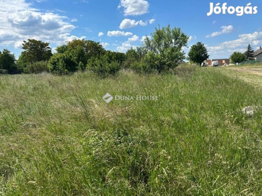 Ráckeresztúri eladó 1101 nm-es telek