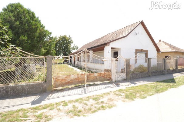 Ráckeve közelében 3 szobás,összközműves ház eladó