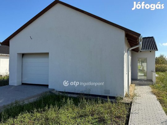 Ráckevei 113 nm-es ház eladó