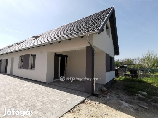 Ráckevei 128 nm-es ház eladó