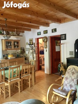 Ráckevei eladó tégla családi ház