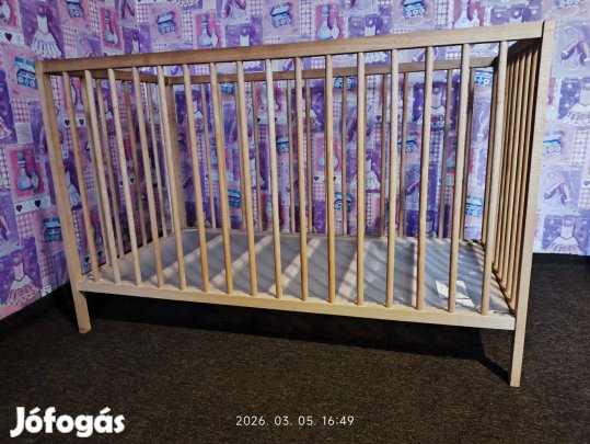 Rácsos baba ágy, újszerű.+kókusz matrac alá, lepedőkkel
