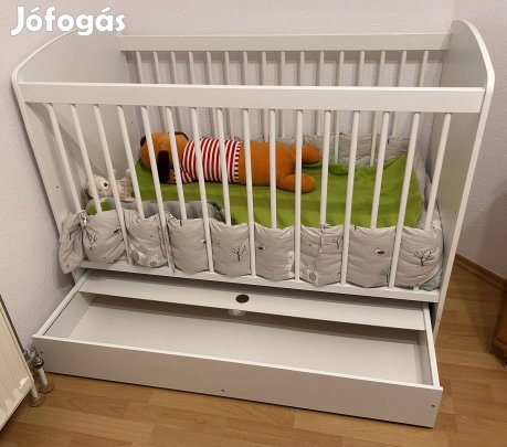 Rácsos gyerek ágy ágyneműtartóval eladó!