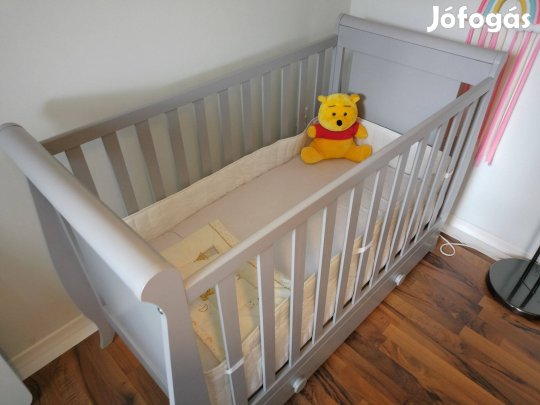 Rácsos kiságy kihúzható fiókkal+matraccal