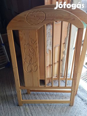 Rácsos kiságy matraccal