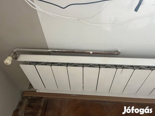 Radiátor 150 x 40- es akasztóval