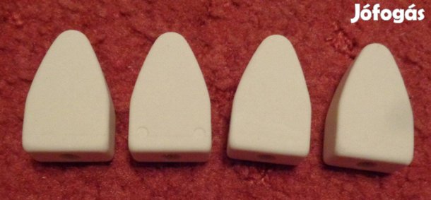 Radírok: 4 db fehér radír, együtt eladó
