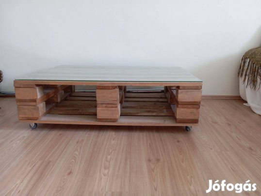 Raklap dohányzóasztal