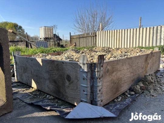 Raklap magasító eladó