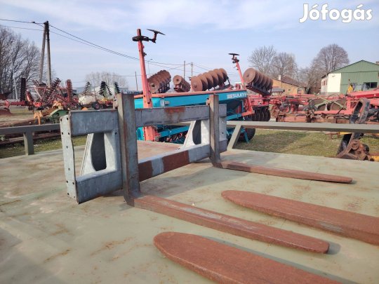 Raklapvilla Fliegl eurós felfogatással