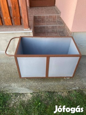 Raktári gurulós kocsi felújítva eladó!