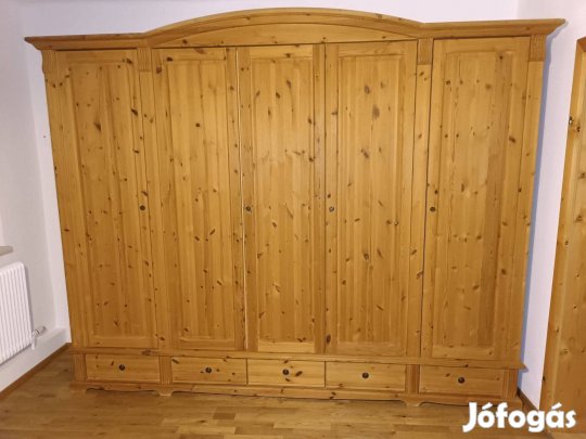 Raktárürítés!!!!! Nagymeretű tömörfenyő gardróbszekrény. 