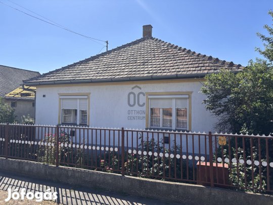 Rásonysápberencsen két szobás családi ház nagy telekkel eladó!