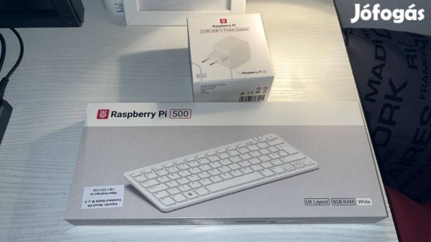 Raspberry Pi 500 UK 8/32GB gyári töltővel