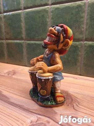 Rasta dobos agyag figura
