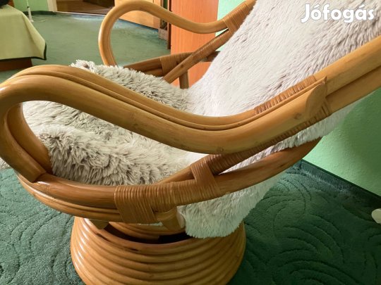 Rattan forgó és hinta fotel