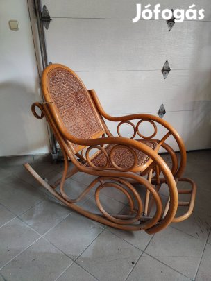 Rattan hintaszék eladó kényelmes, dekoratív
