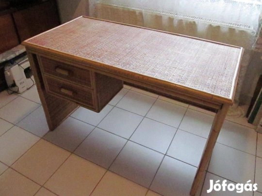 Rattan íróasztal