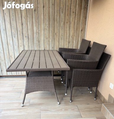 Rattan kerti asztal 4 darab székkel párnákkal sötétbarna