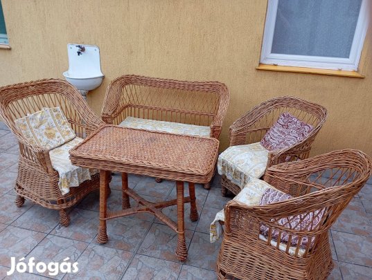 Rattan kerti bútor szett (asztal + székek)