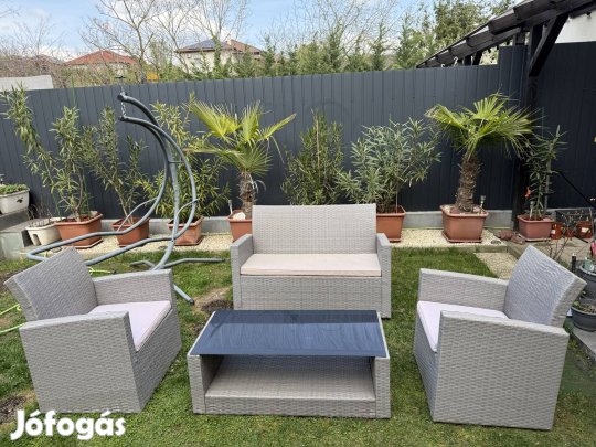 Rattan kerti garnitúra.