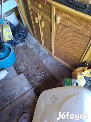 Rattan szekrény " egy kis káosszal"