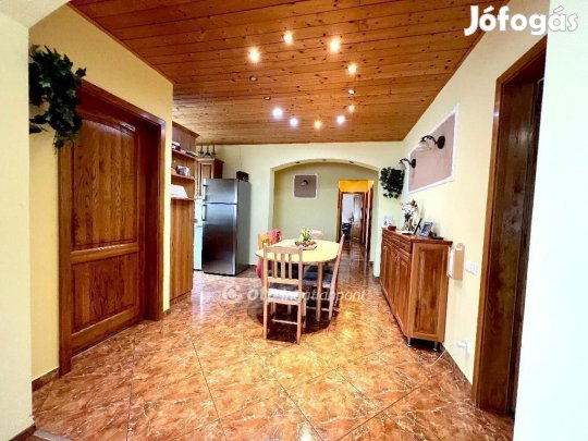 Ravazdi 111 nm-es ház eladó
