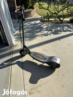 Razor E300 elektromos roller