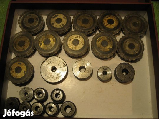 Recéző görgők esztergához