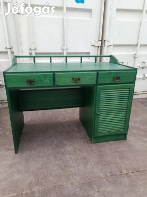 Redőnyös (shutter) íróasztal