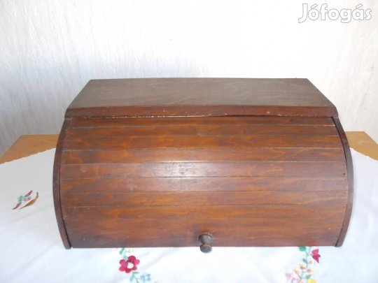 Redőnyös fa kenyértartó