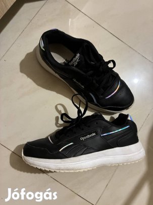 Reebok bőr cipő, 39-es, megkímélt állapotban