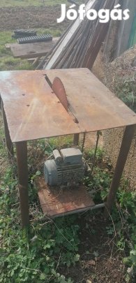 Rég nem használt házilag készített körfűrész 