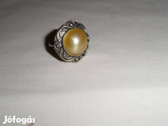 Régebbi bizsu gyűrű