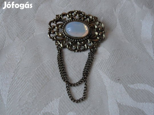 Régebbi fém, köves kitűző, bross