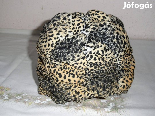 Régebbi gumis fürdősapka