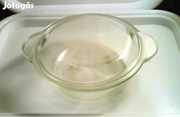 Régebbi halványsárga jénai üveg tál tetővel, 16 cm