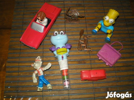 Régebbi retró apró játékok kb. 1970-80-as évekből autó békacukor